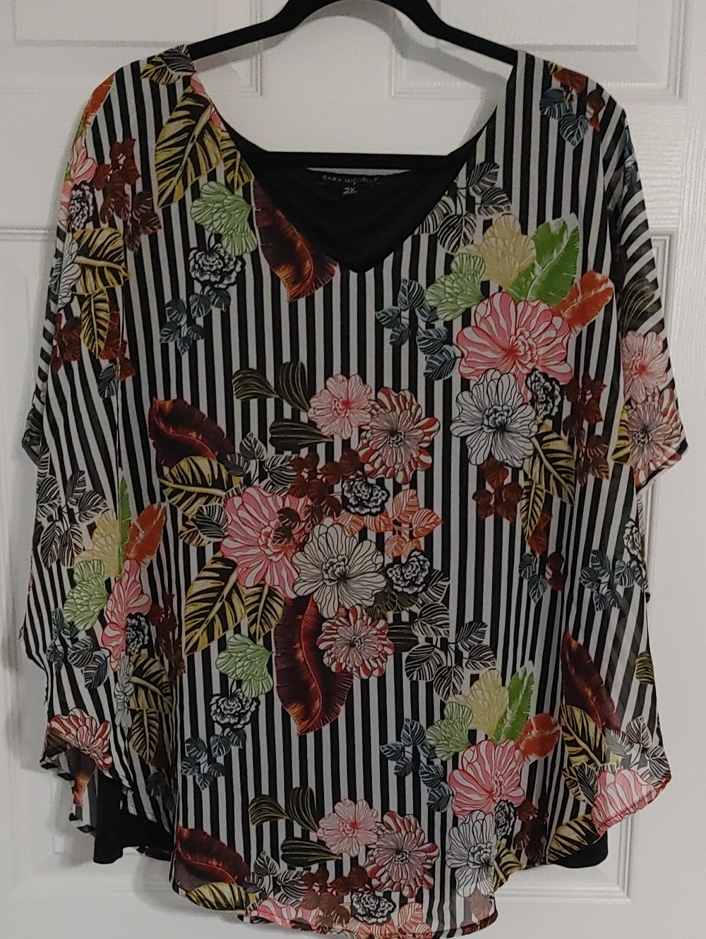 Sara Michelle Botanical Print Top Open Back with Black Tank Under Plus Size 2XL